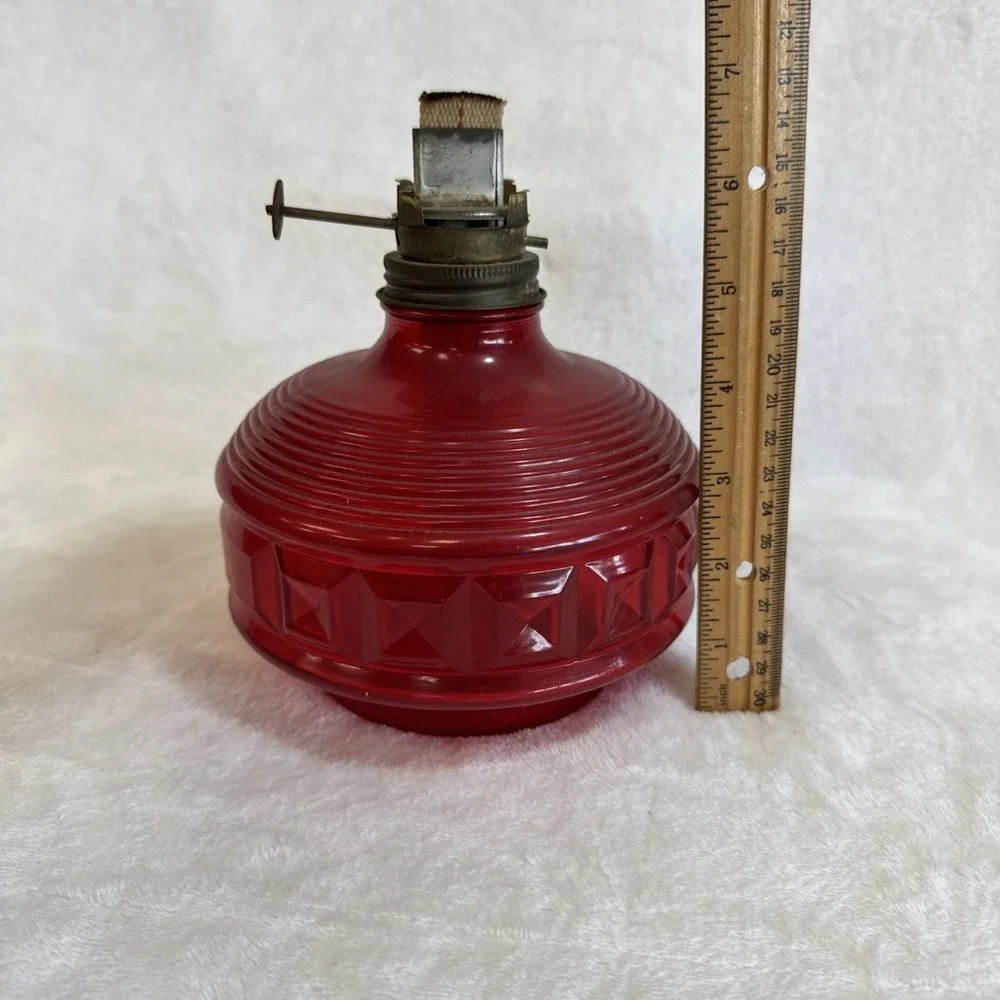 Vintage Red Glass Oil Lamp, Diamond & Ribbed Pattern, Kerosene Lantern‎
